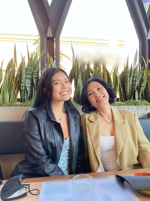 Hồng Đào còn có cô con gái tên Vicky Phương Vân.