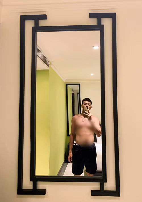 Lê Xuân Tiền cao 1m85, có số đo ba vòng 103-79-102 cm. Ảnh: FB Lê Xuân Tiền.