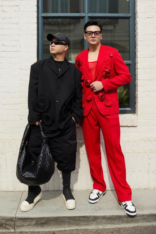 Xuân Tiền làm người mẫu trong nhiều năm qua, xuất hiện trong các show của NTK Đỗ Mạnh Cường. Ảnh: FB Lê Xuân Tiền.