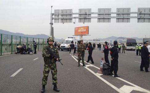 Tai nan xe kinh hoang o Tham Quyen, 9 nguoi chet-Hinh-2