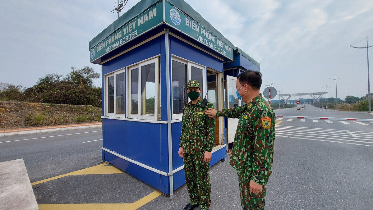 Xuan cua nguoi linh mua COVID-19: Hoan cuoi, xin o lai truc Tet