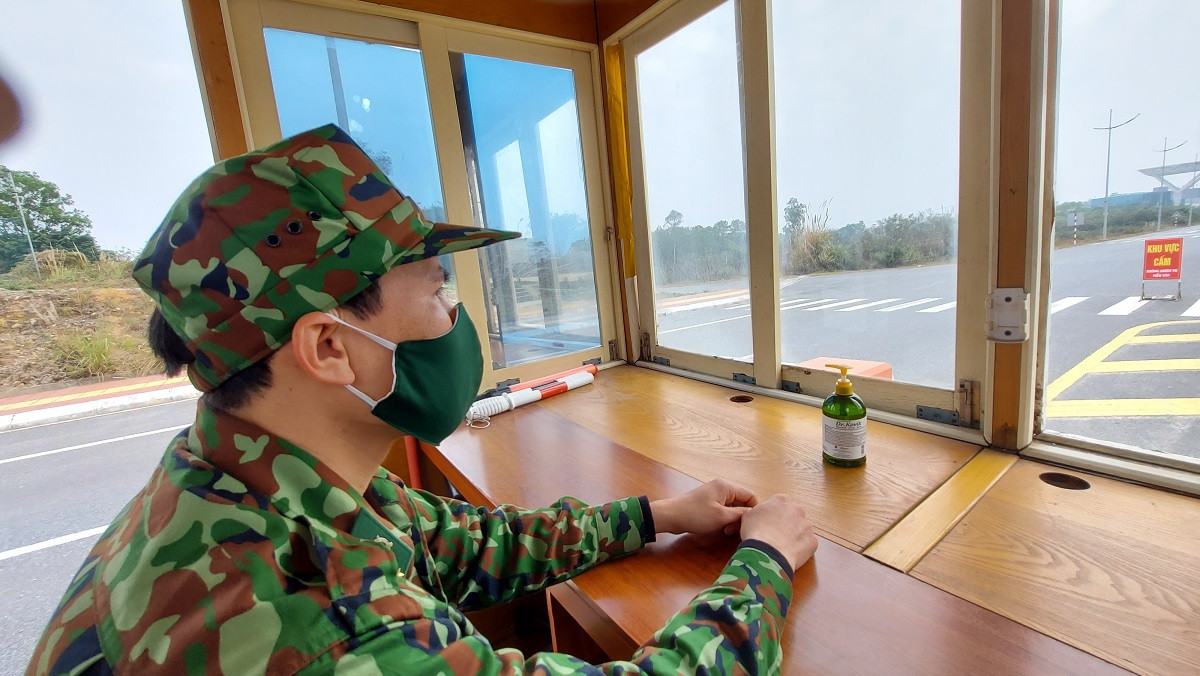 Xuan cua nguoi linh mua COVID-19: Hoan cuoi, xin o lai truc Tet-Hinh-2