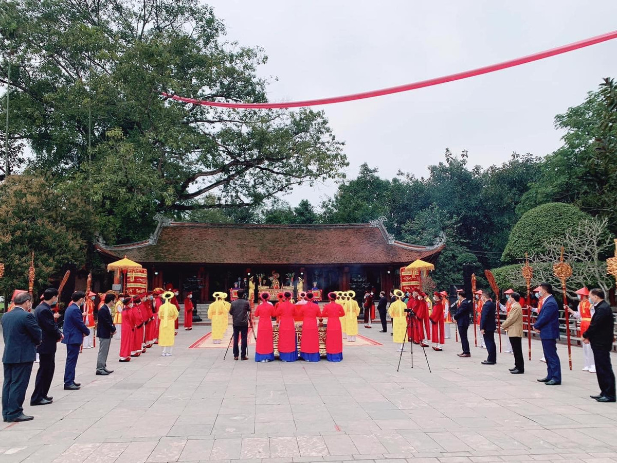 Lễ hội Đền Mẫu Âu Cơ diễn ra trong 2 ngày từ 24 - 25/2 (tức mùng 6, mùng 7 tháng Giêng âm lịch).