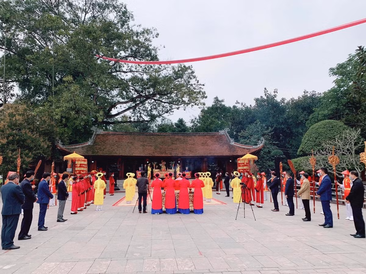 Lễ hội Đền Mẫu Âu Cơ diễn ra trong 2 ngày từ 24 - 25/2 (tức mùng 6, mùng 7 tháng Giêng âm lịch).