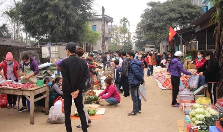 Việc người dân chưa đeo khẩu trang chỉ là số ít, đại đa số mọi người đều tự giác tuân thủ công tác phòng, chống dịch COVID-19.