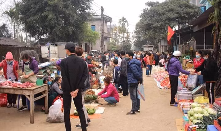 Việc người dân chưa đeo khẩu trang chỉ là số ít, đại đa số mọi người đều tự giác tuân thủ công tác phòng, chống dịch COVID-19.