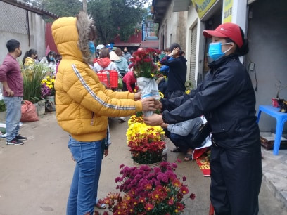 Người dân tuân thủ việc đeo khẩu trang phòng dịch khá nghiêm túc.