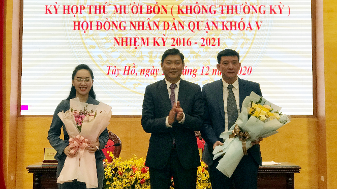 Trước thời điểm được điều động đến nhận công tác tại Sở KHĐT thành phố để bổ nhiệm giữ chức vụ Giám đốc Sở, ông Đỗ Anh Tuấn đã giữ các chức vụ lãnh đạo tại UBND quận Tây Hồ như Phó Chủ tịch, Chủ tịch UBND quận. (Ảnh: Đại biểu nhân dân)