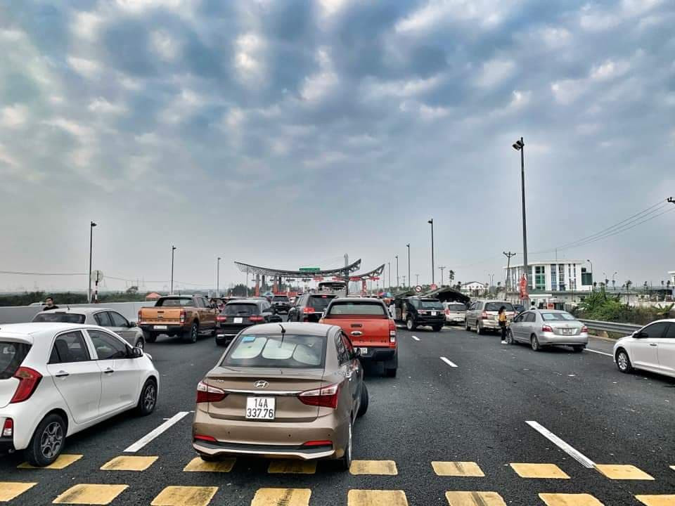 Trường hợp sau khi đã xét nghiệm COVID-19 mà có kết quả âm tính có thể di chuyển ra ngoài tỉnh và mang theo phiếu kết quả trường hợp cần cho việc di chuyển vì công việc. 