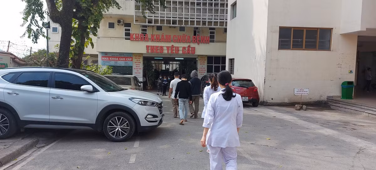 Can canh nguoi Quang Ninh di xet nghiem COVID-19 tra phi tai Benh vien-Hinh-6