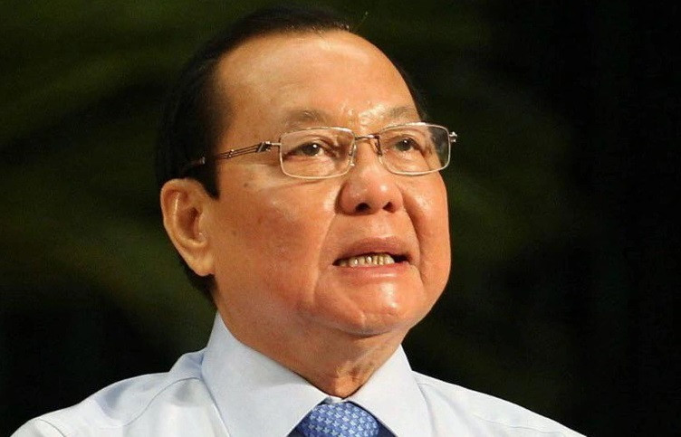 Từ tháng 5/1975 là Quận ủy viên quận Tân Bình kiêm Bí thư xã, Chủ tịch xã, Bí thư Quận đoàn; Ủy viên Ban Thường vụ Thành đoàn kiêm Trưởng Ban Công nghiệp Thành đoàn; Chỉ huy trưởng Lực lượng Thanh niên xung phong TP HCM. 