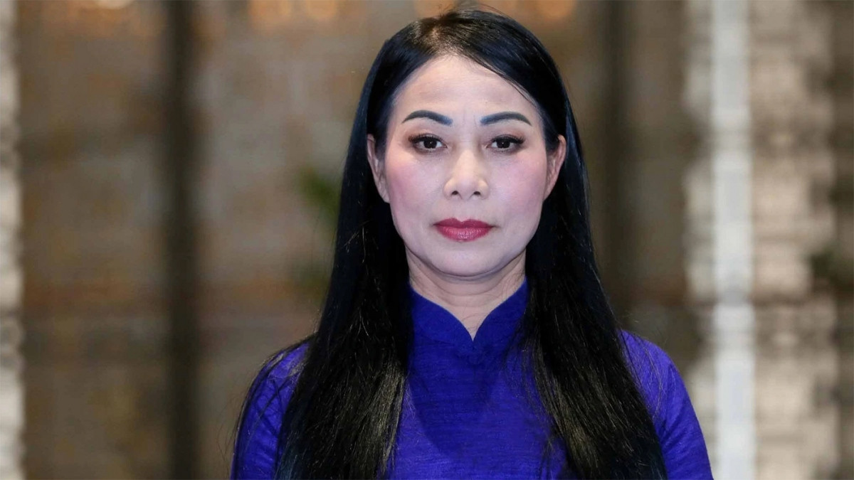 Bà Hoàng Thị Thúy Lan, nguyên Bí thư Tỉnh ủy Vĩnh Phúc, Trưởng đoàn Đại biểu Quốc hội tỉnh Vĩnh Phúc bị bãi nhiệm đại biểu Quốc hội khóa XV ngày 21/3 mới đây. Bà Lan bị khởi tố, bắt tạm giam về tội nhận hối lộ trong vụ án xảy ra tại Tập đoàn Phúc Sơn, bị khai trừ ra khỏi Đảng.