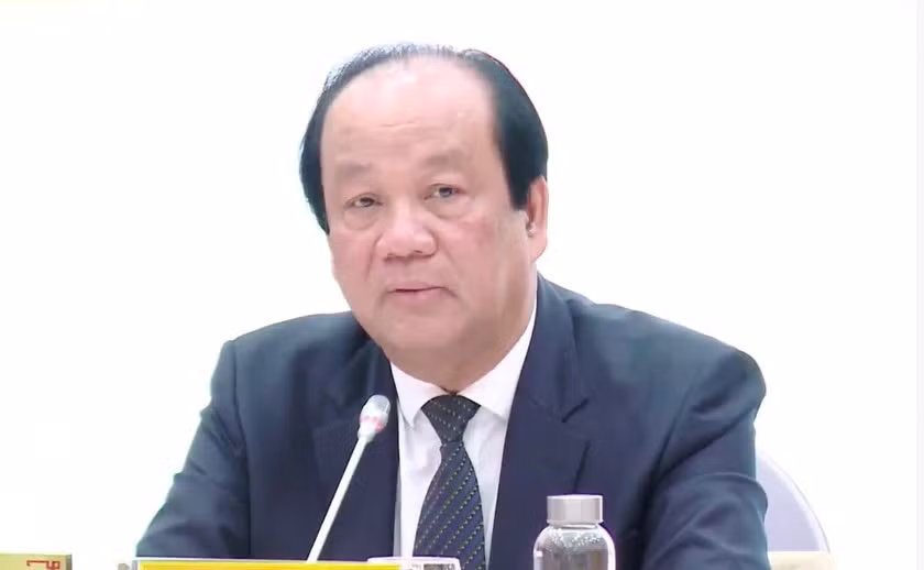 Ông Mai Tiến Dũng bị cáo buộc về tội “Lợi dụng chức vụ, quyền hạn trong khi thi hành công vụ” liên quan vụ án Đưa hối lộ, Nhận hối lộ và Lợi dụng chức vụ, quyền hạn trong khi thi hành công vụ, xảy ra tại tỉnh Lâm Đồng và một số địa phương liên quan. 