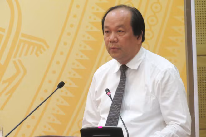 Tại kỳ họp thứ 11 Quốc hội khóa XIII tháng 4/2016, ông Dũng được Quốc hội phê chuẩn, Chủ tịch nước bổ nhiệm giữ chức Bộ trưởng, Chủ nhiệm Văn phòng Chính phủ, Ủy viên Ban Cán sự Đảng Chính phủ. Tháng 7/2016, tại kỳ họp thứ nhất Quốc hội khóa XIV, được Quốc hội phê chuẩn, Chủ tịch nước bổ nhiệm giữ chức Bộ trưởng, Chủ nhiệm Văn phòng Chính phủ, Bí thư Ban Cán sự Đảng. 