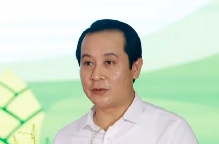  Phó Bí thư Thường trực Tỉnh ủy Vĩnh Phúc Phạm Hoàng Anh: Mở rộng vụ án Tập đoàn Phúc Sơn, ngày 27/3, Cơ quan CSĐT Bộ Công an đã khởi tố, bắt tạm giam, ông Phạm Hoàng Anh, Phó Bí thư Thường trực Tỉnh ủy Vĩnh Phúc. Ông Anh bị cáo buộc đã nhận tiền của Chủ tịch tập đoàn Phúc Sơn Hậu "Pháo" để tạo điều kiện cho tập đoàn này thực hiện dự án chợ đầu mối Vĩnh Tường, tỉnh Vĩnh Phúc.