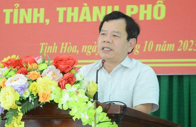 Theo Ban Bí thư, ông Đặng Văn Minh, Phó Bí thư Tỉnh ủy, Chủ tịch UBND tỉnh Quảng Ngãi đã suy thoái về tư tưởng chính trị, đạo đức, lối sống; vi phạm nghiêm trọng quy định của Đảng, pháp luật của Nhà nước trong thực hiện chức trách, nhiệm vụ được giao; vi phạm quy định những điều đảng viên không được làm và trách nhiệm nêu gương; gây hậu quả rất nghiêm trọng, dư luận bức xúc, ảnh hưởng rất xấu đến uy tín của tổ chức đảng và chính quyền địa phương.
