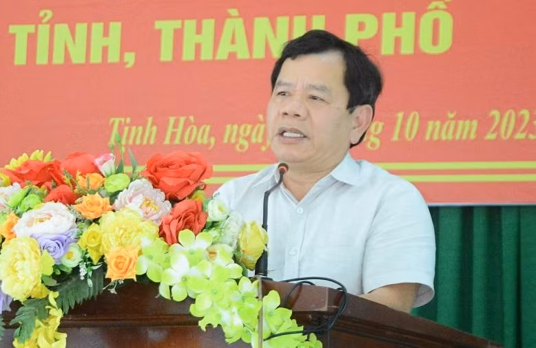 Theo Ban Bí thư, ông Đặng Văn Minh, Phó Bí thư Tỉnh ủy, Chủ tịch UBND tỉnh Quảng Ngãi đã suy thoái về tư tưởng chính trị, đạo đức, lối sống; vi phạm nghiêm trọng quy định của Đảng, pháp luật của Nhà nước trong thực hiện chức trách, nhiệm vụ được giao; vi phạm quy định những điều đảng viên không được làm và trách nhiệm nêu gương; gây hậu quả rất nghiêm trọng, dư luận bức xúc, ảnh hưởng rất xấu đến uy tín của tổ chức đảng và chính quyền địa phương.