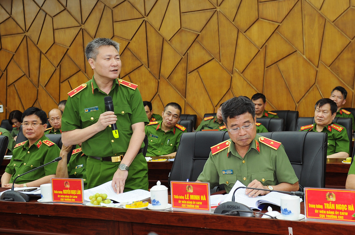 Bộ trưởng Công an Tô Lâm làm việc với Ban Thường vụ Tỉnh ủy Hải Dương - Hình 6 Bo truong Cong an To Lam lam viec voi Ban Thuong vu Tinh uy Hai Duong-Hinh-6