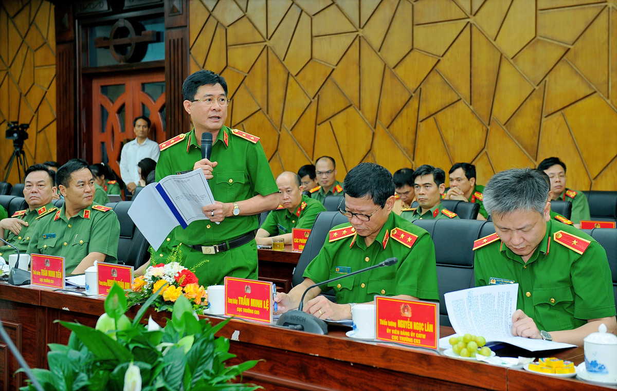 Bộ trưởng Công an Tô Lâm làm việc với Ban Thường vụ Tỉnh ủy Hải Dương - Hình 5 Bo truong Cong an To Lam lam viec voi Ban Thuong vu Tinh uy Hai Duong-Hinh-5