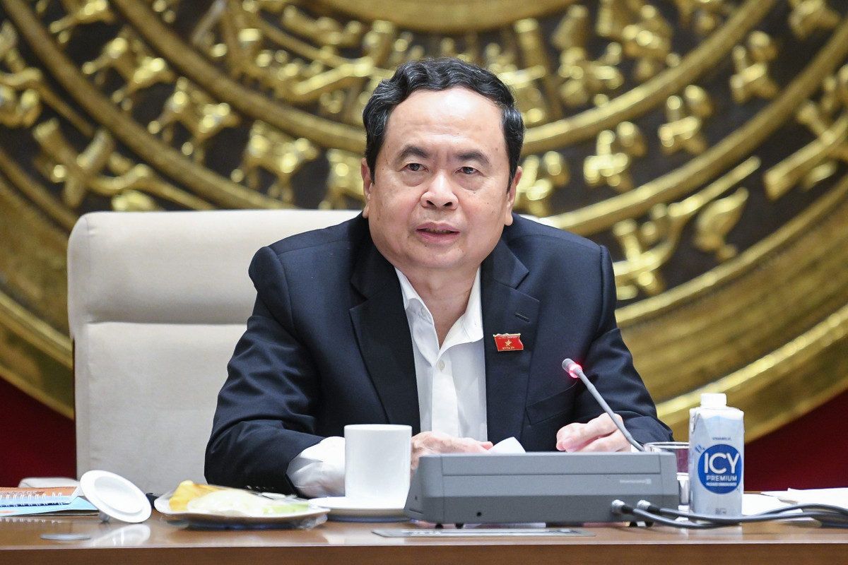 Tháng 1/1983, ông Mẫn là Phó Bí thư Thường trực Huyện đoàn; Huyện ủy viên, Bí thư Huyện đoàn Châu Thành. Đầu năm 1988: Ủy viên Ban Thường vụ Tỉnh đoàn, Phó Bí thư Tỉnh đoàn, Bí thư Tỉnh đoàn Cần Thơ.