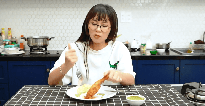 Buột miệng đua trend “trà xanh”, MisThy bị dân mạng mỉa mai Buot mieng dua trend “tra xanh”, MisThy bi dan mang mia mai