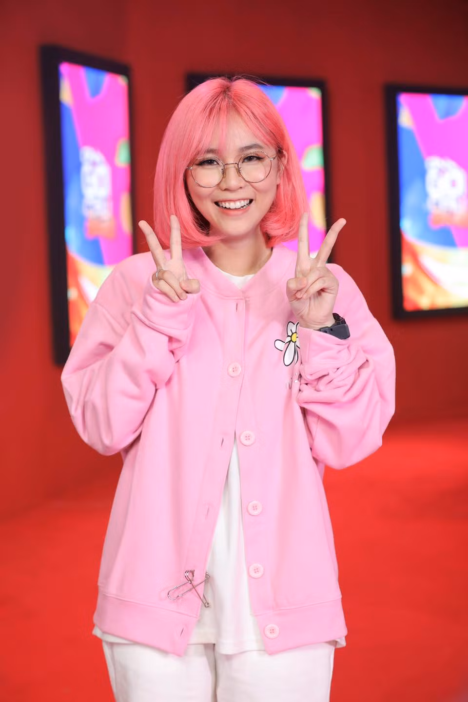 Vào năm 2 Đại học thì cô nàng đã bảo lưu kết quả, hợp tác với Creatory và trở thành streamer có tiếng bậc nhất hiện nay.