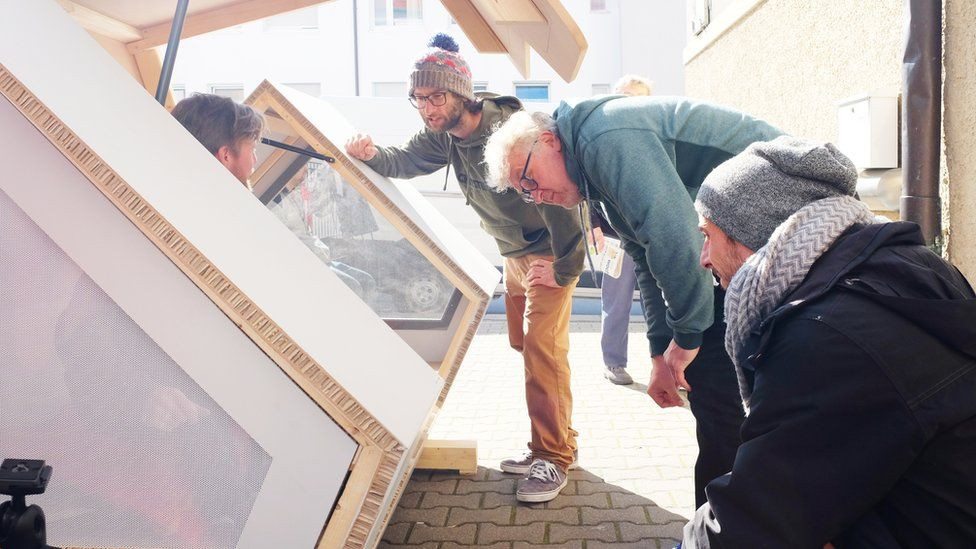 Mô hình phòng ngủ dạng kén tằm này được giới thiệu vào ngày 8/1/2020 và nếu chúng minh được sự hữu ích, chúng có thể được áp dụng trên khắp nước Đức.