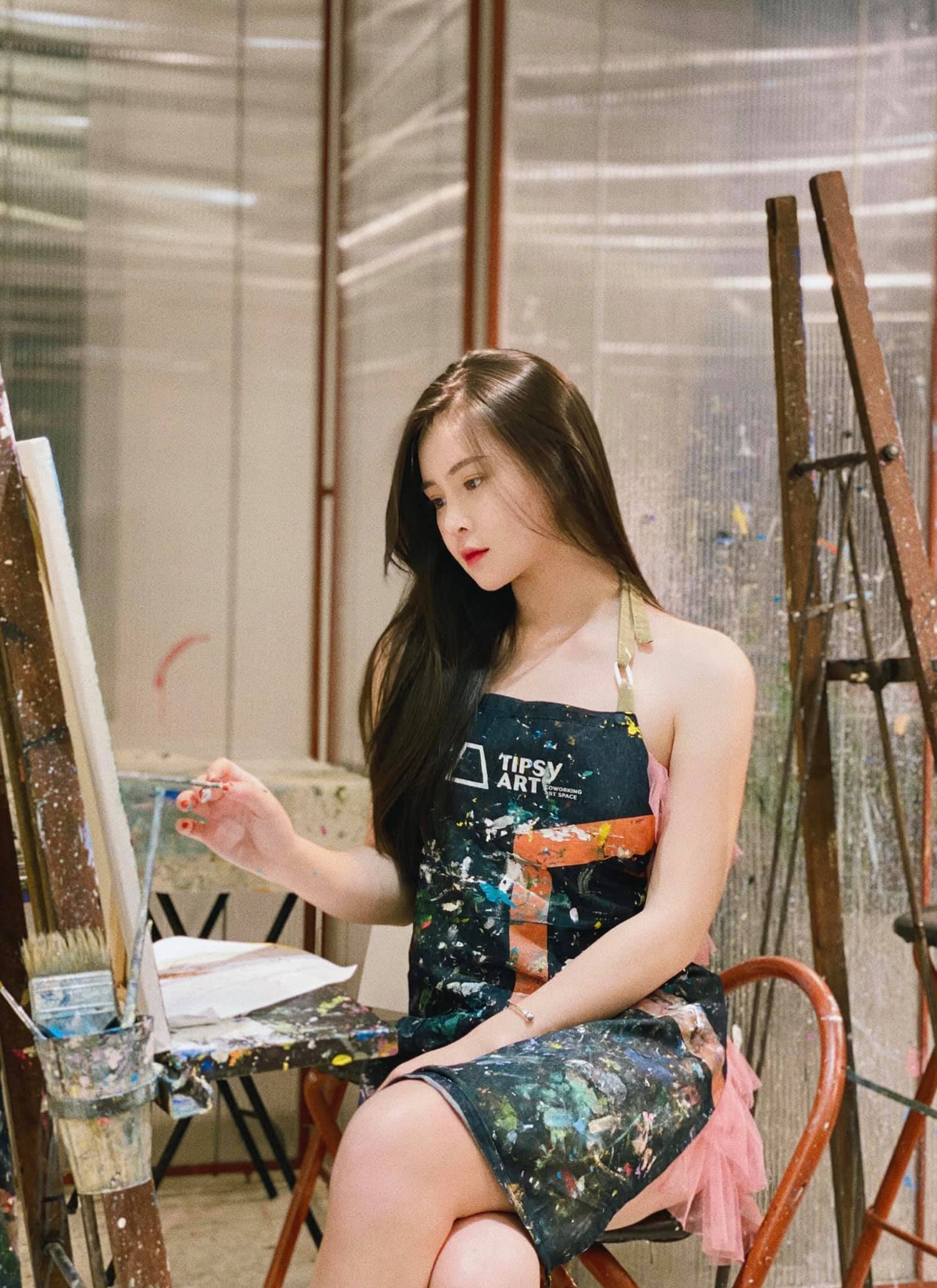 Trong tương lai, cô nàng từng chia sẻ rằng mong muốn nối nghiệp kinh doanh của gia đình. Ngoài ra nếu có cơ hội sẽ tham gia hoạt động nghệ thuật.