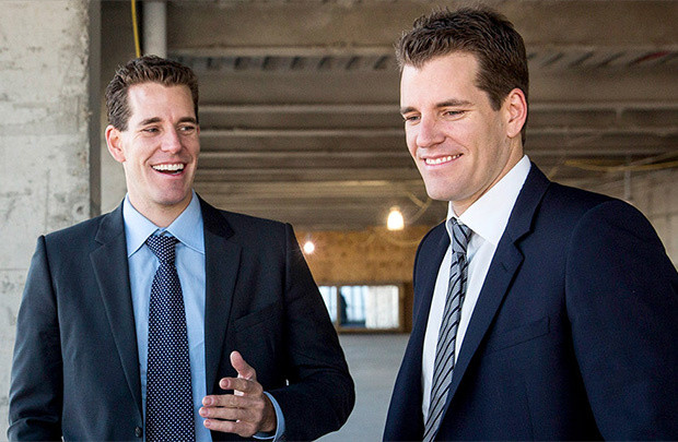 Một trong những nhà đầu tư bitcoin đáng chú ý nhất phải kể đến Cameron và Tyler Winklevoss – cặp anh em song sinh tốt nghiệp Harvard từng kiện Mark Zuckerberg vì cho rằng Facebook ra đời nhờ dựa trên ý tưởng của họ. Năm 2013, cặp anh em song sinh này đã đầu tư 11 triệu USD vào bitcoin, con số tương đương giá trị 1% bitcoin đang lưu thông tại thời điểm đó.