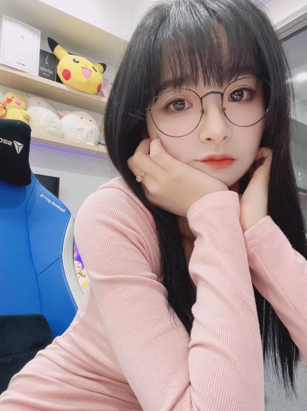 Chỉ sau khoảng 1 tuần, Mèo 2k4 đã livestream trở lại và nhận được sự ủng hộ từ đông đảo khán giả.