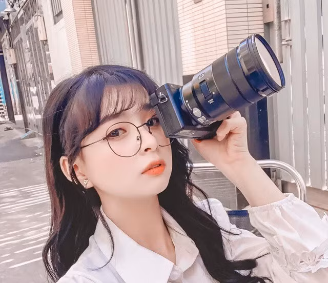 Dù là 1 cú sốc khá lớn nhưng có thể thấy cô nàng streamer này đã giải quyết nhanh gọn và dũng cảm đối mặt với nó để sớm quay lại cuộc sống bình thường.