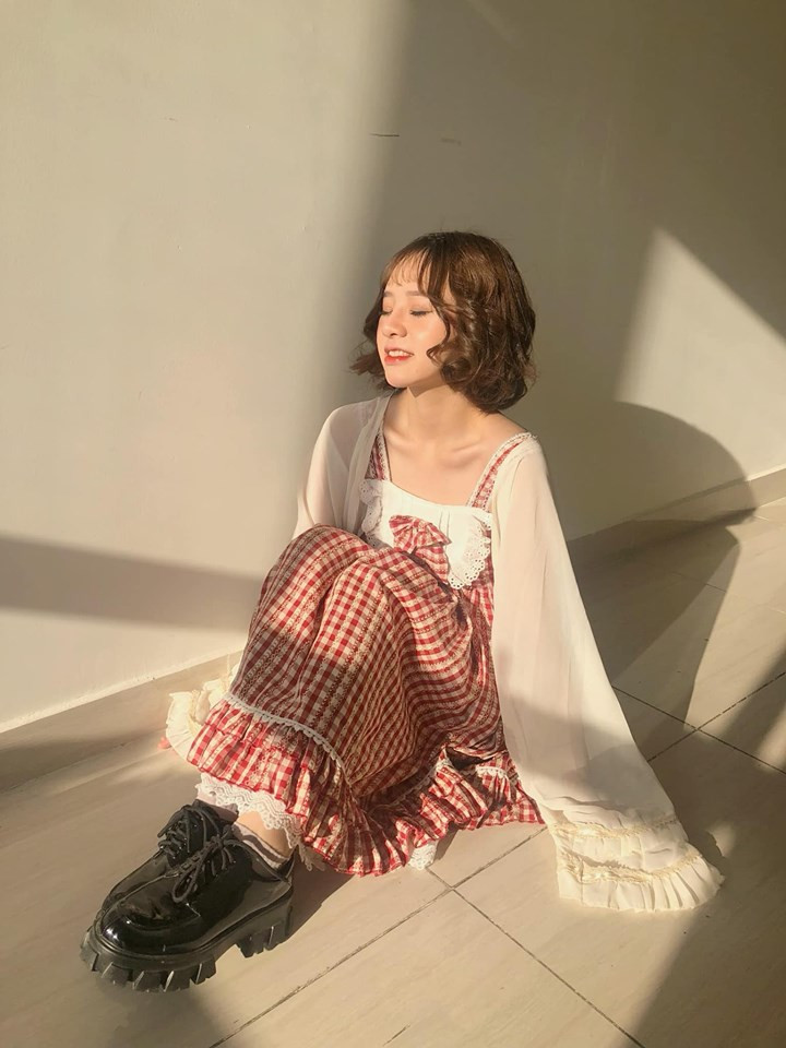 Sau một thời gian im hơi lặng tiếng, nữ streamer Liên Quân này đã bất ngờ đăng tải bức ảnh cùng dòng trạng thái chia sẻ cùng các fan hâm mộ về việc trở lại với sóng livestream.