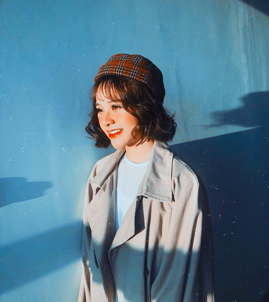 Nữ streamer gây ấn tượng nhờ vào lối nói chuyện dễ thương, gương mặt xinh đẹp chuẩn gái Hàn.