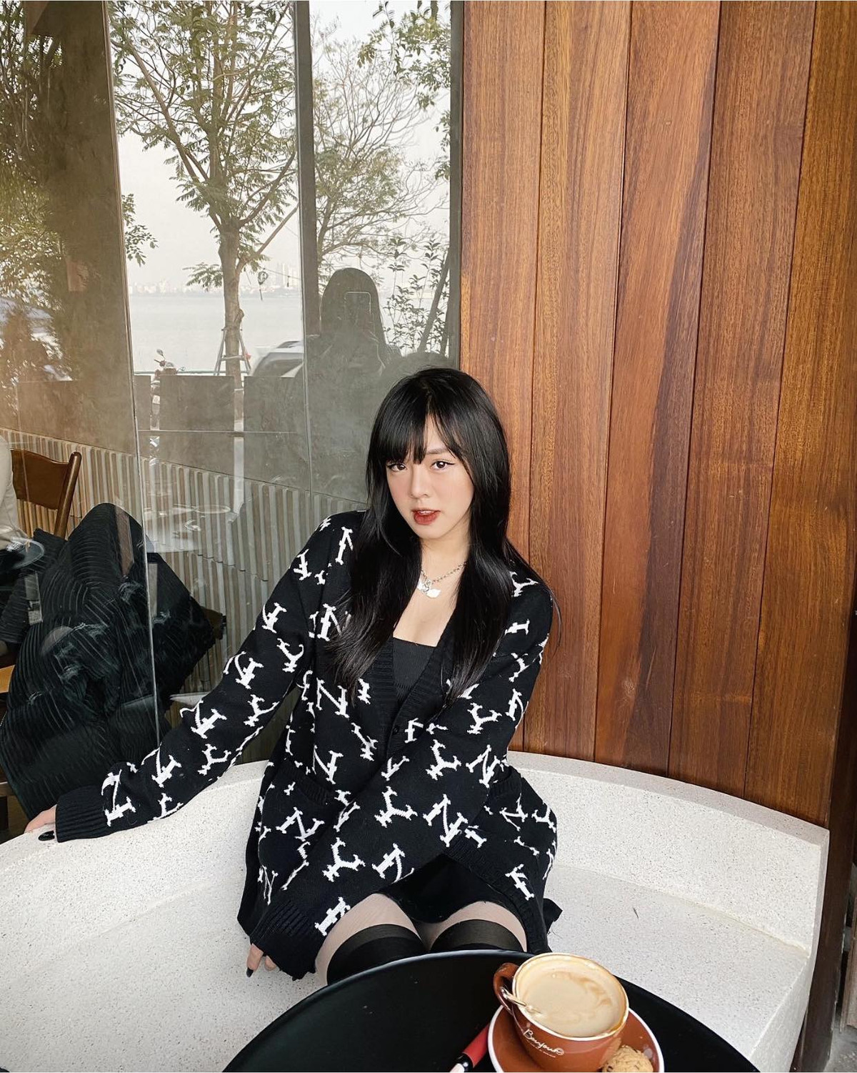 Không chỉ trên truyền hình, cô nàng còn tỏa sáng tại nhiều sân khấu lớn nhỏ khác nhau ở các giải đấu game.