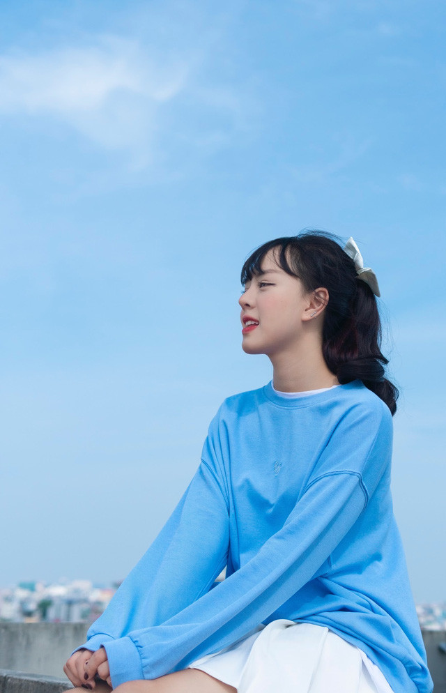 MC Thảo Trang sở hữu giọng nói dễ thương đốn tim hàng ngàn người xem trong những bản tin tổng hợp ở các giải đấu quốc tế của 500Bros Media.