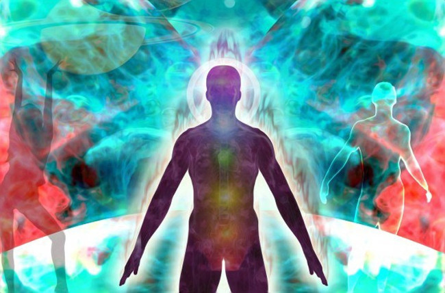 Có một số người được cho là có năng lực đặc biệt có thể kết nối với những người đã chết. Họ nói rằng có thể nghe được âm thanh bí ẩn từ một linh hồn hoặc để linh hồn "nhập" vào thân xác của mình. Một số nhà khoa học đã giải thích hiện tượng trên bằng "thuyết tự động".