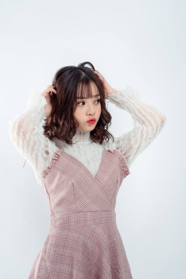 Điểm khiến Hà An Hy đặc biệt mỗi lần lên sóng livestream đó là giọng nói rất điệu đà, nữ tính.