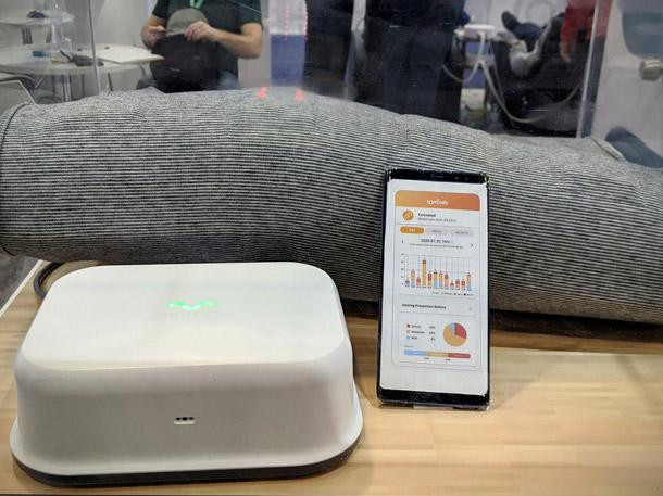 Chiếc gối gồm 2 thành phần: Phần gối và một chiếc hộp điều khiển.