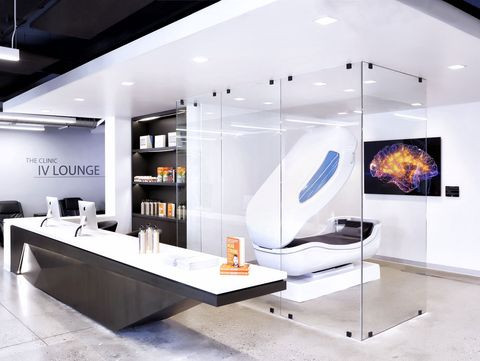 Theo Dailymail, Dave đã chi khoảng 1 triệu USD cho các kỹ thuật để cải thiện chức năng của bản thân, bao gồm cả việc lưu giữ tế bào gốc. Ông nói: “Tôi có lẽ sở hữu nhiều tế bào gốc hơn bất kỳ ai khác trên hành tinh này. Tôi lấy tế bào gốc của chính mình và đưa chúng trở lại cơ thể mình”.