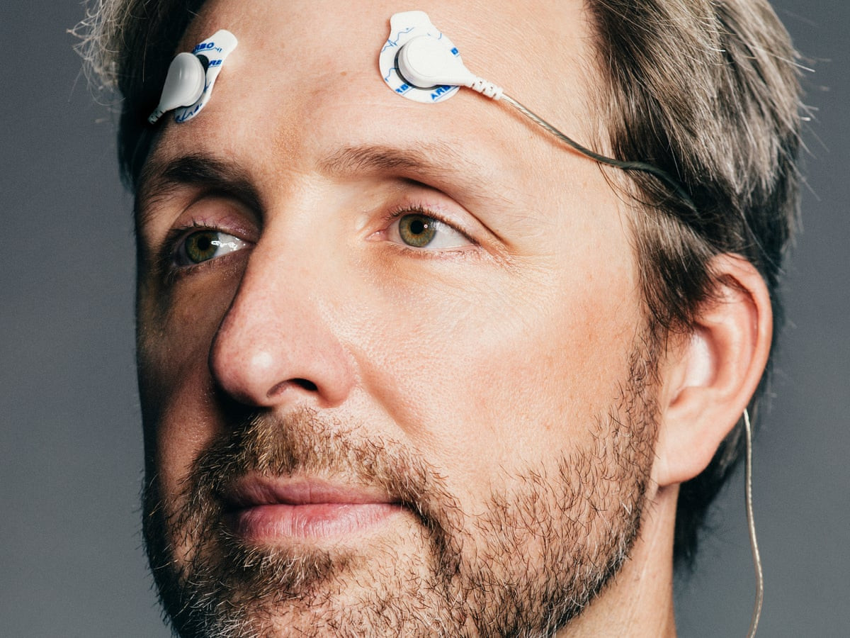 Khi Asprey thức dậy, anh ấy pha cà phê Bulletproof cho mình, vợ và các con. Anh ấy nói rằng nó mang lại cho họ tất cả năng lượng để bắt đầu ngày mới. Cà phê cũng phục vụ như bữa sáng của anh ấy.