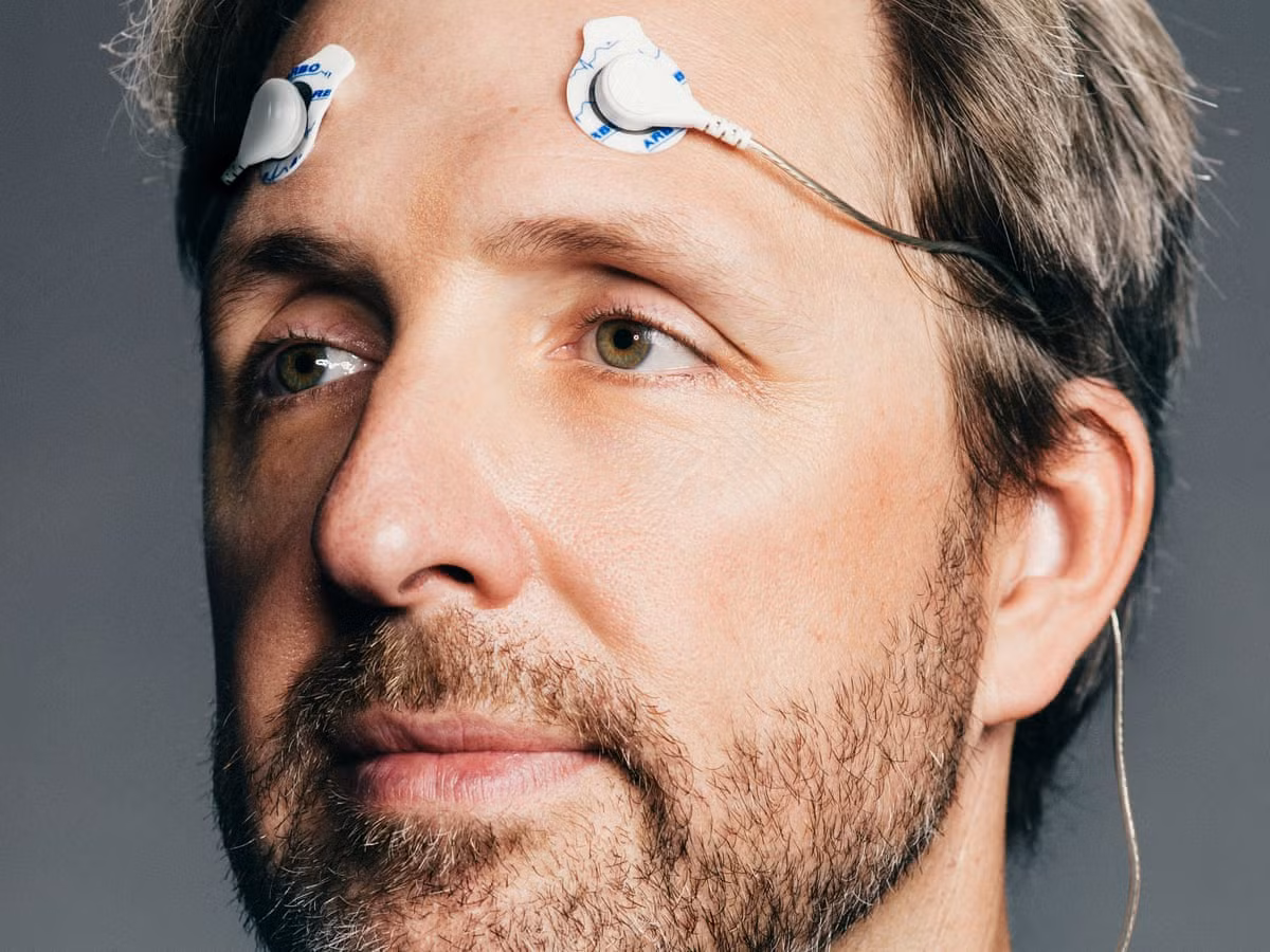 Khi Asprey thức dậy, anh ấy pha cà phê Bulletproof cho mình, vợ và các con. Anh ấy nói rằng nó mang lại cho họ tất cả năng lượng để bắt đầu ngày mới. Cà phê cũng phục vụ như bữa sáng của anh ấy.