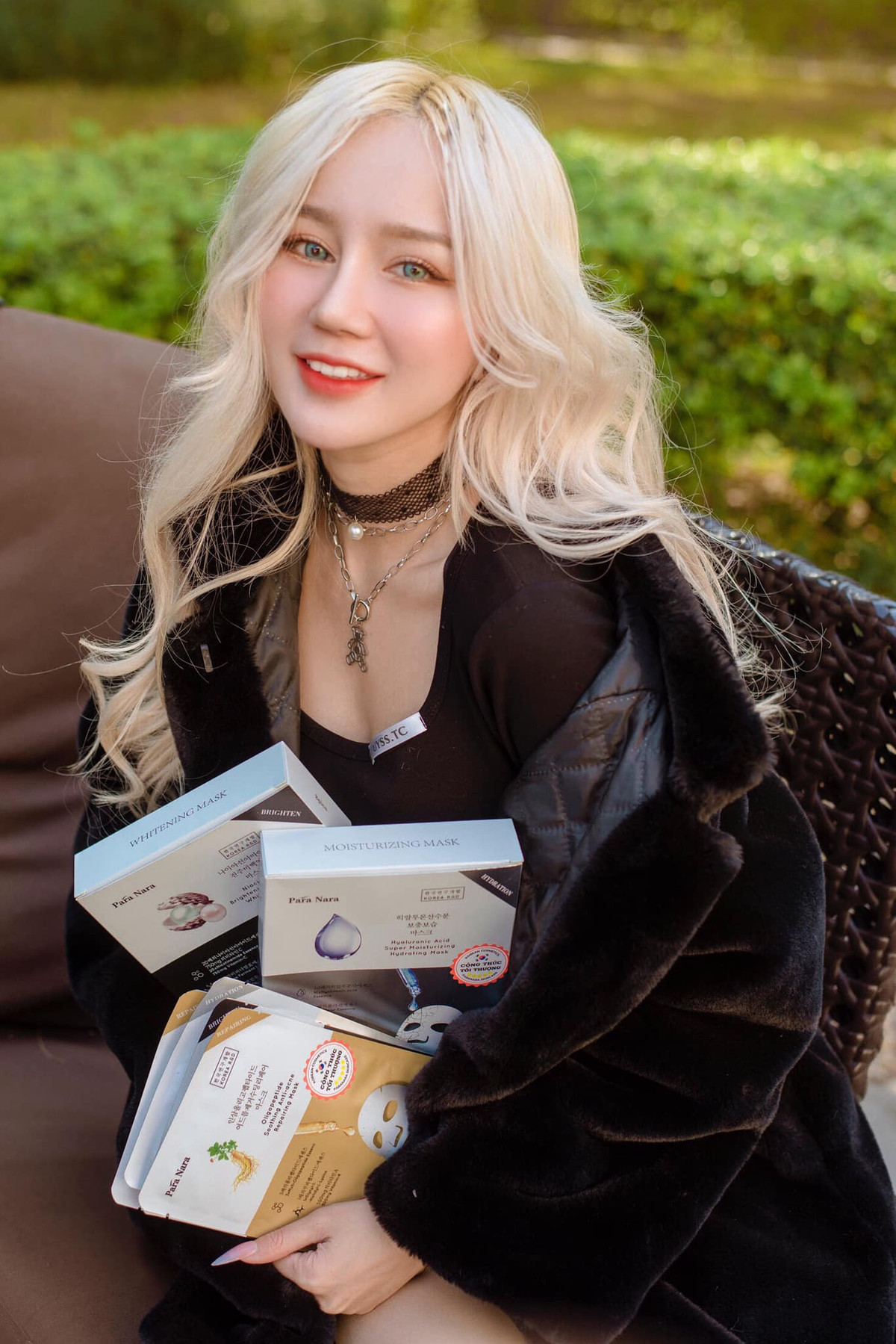 Cô nàng hot streamer khiến cư dân mạng phát cuồng trước vẻ đẹp mong manh, trong sáng như thiên thần của mình. Ảnh: FBNV