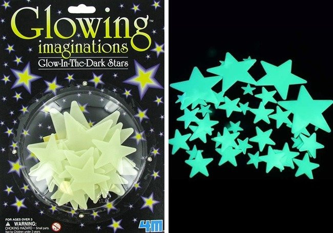 Những ngôi sao dán tường dạ quang từng làm mưa làm gió khắp các căn phòng ngủ của bất kì bạn trẻ nào.