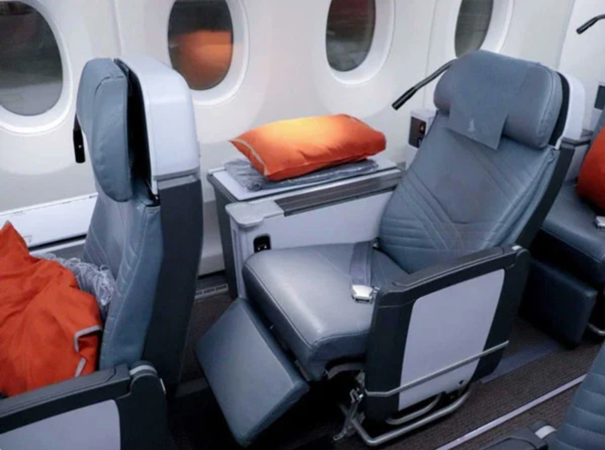 Người phát ngôn của Singapore Airlines cho biết những chiếc ghế này thường là những ghế được tranh mua đầu tiên, do tính độc quyền của chúng.