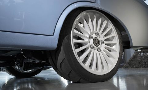 Nhà sản xuất cũng cho biết rằng nó sẽ có thể di chuyển quãng đường khoảng 354km chỉ dựa trên một lần sạc.