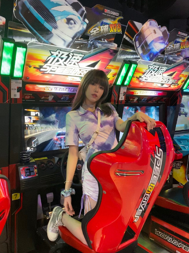 Nhiều người cho rằng, giả sử Thục Di không làm công việc này nữa thì với thu nhập của mình cô nàng có thể sống sung túc nhiều năm tiếp theo.