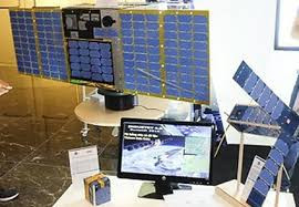 Việt Nam cũng đã kí kết gói thầu “Vệ tinh LOTUSat-1, thiết bị và đào tạo nhân lực” với Tập đoàn Sumitomo (Nhật Bản). Vệ tinh LOTUSat-1, có khối lượng khoảng 570kg, là vệ tinh sử dụng công nghệ radar có khả năng chụp ảnh trái đất với độ phân giải cao trong mọi điều kiện thời tiết cả ngày lẫn đêm.