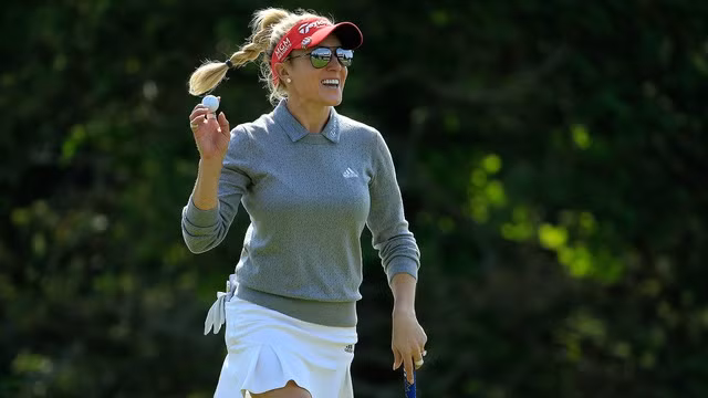 Người đẹp làng golf hiện vẫn thi đấu ở LPGA Tour kể từ năm 2002 đến nay.