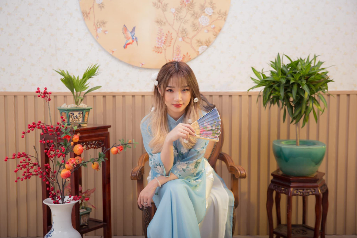 Vào dịp năm mới Tân Sửu vừa qua, streamer Hoa Nhật Huỳnh đã tung ra một vài hình ảnh đón Xuân nhưng lại biến hóa theo nhiều phong cách khác nhau vô cùng thú vị.