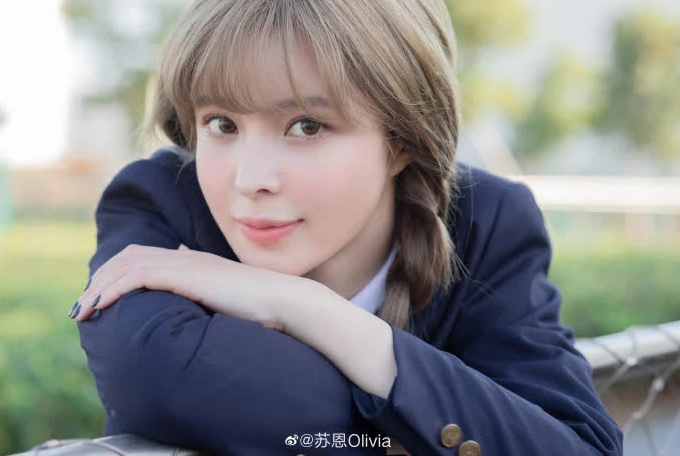 Không riêng gì Lưu Tư Dao, nữ streamer Tô Ân Olivia (sinh năm 1995 tại tỉnh An Huy, Trung Quốc) cũng từng vướng vào thị phi gây ảnh hưởng không nhỏ đến sự nghiệp của cô.